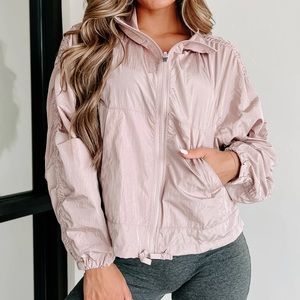 Lightweight wind jacket